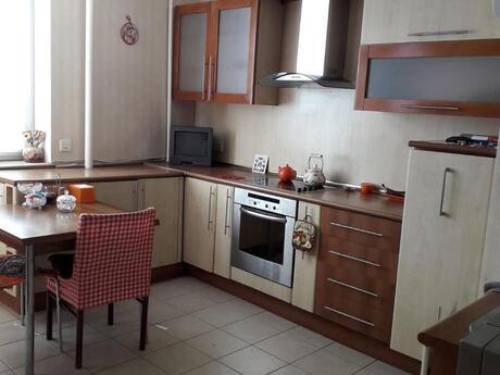 4-room apartment for rent, 110 m², İçəri Şəhər: 1 300 ₼/mo 4
