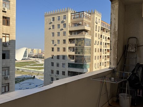Elan №6476764 - Bakı, Gənclik m., 3 otaqlı, 138 m², 14/18 mərtəbə
