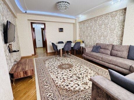 3 Qara Qarayev