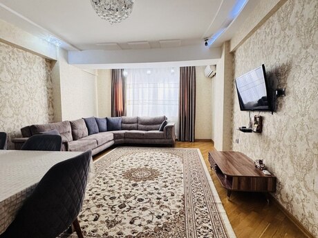 3-room apartment for rent, 117 m², Qara Qarayev: 1 000 ₼/mo 2