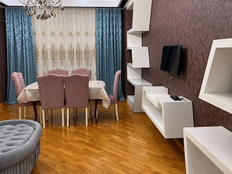 Kirayə 2 otaqlı mənzil, 110 m², Gənclik: 1 000 ₼/ay 2