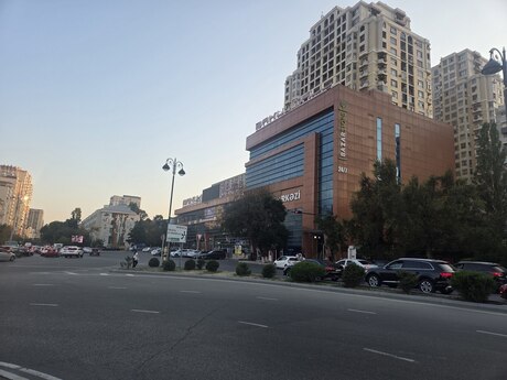 3 otaq · 127 m² · 11/12 mərtəbə, İnşaatçılar