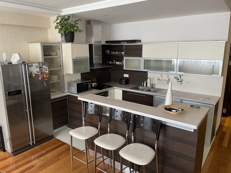 2-room apartment, 90,7 m², 8 Noyabr: 290 000 ₼ 5