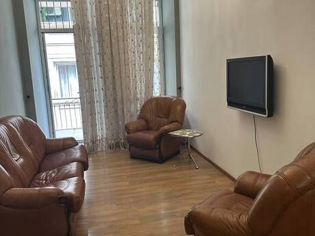 3-room apartment for rent, 100 m², Sahil: 200 ₼/mo 2
