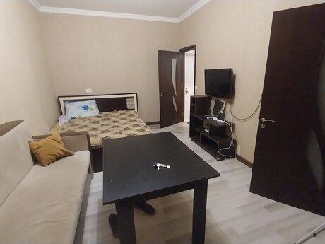 2-room apartment for rent, 35 m², 8 Noyabr: 500 ₼/mo 3