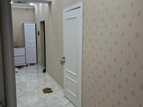 3-комнатная квартира, 77 м², 8-ci mikrorayon: 228 000 ₼ 2