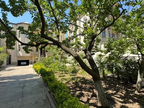 9 otaqlı həyət evi, 600 m², Azadlıq Prospekti: 1 400 000 ₼ 2