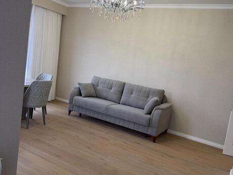 Kirayə 3 otaqlı mənzil, 80 m², İnşaatçılar: 1 000 ₼/ay 2
