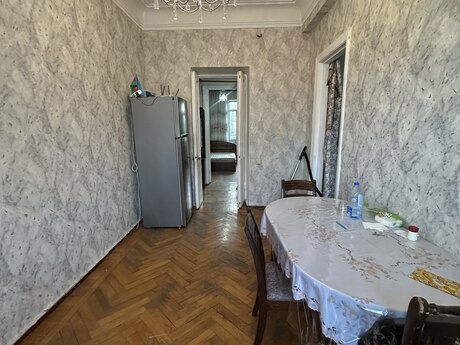 3-room apartment for rent, 90 m², Nəriman Nərimanov: 700 ₼/mo 2