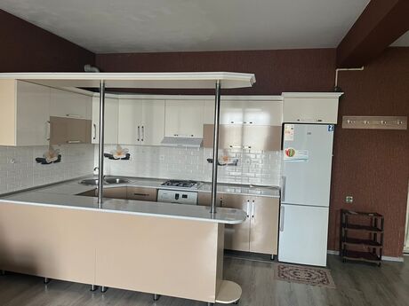 3-room apartment for rent, 90 m², Badamdar: 700 ₼/mo 3