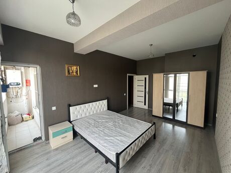 3-room apartment for rent, 90 m², Badamdar: 700 ₼/mo 4