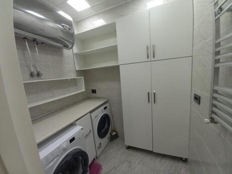 3-room apartment for rent, 150 m², Şah İsmayıl Xətai: 1 700 ₼/mo 4