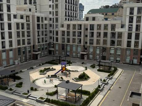 4 otaq · 128 m² · 4/12 mərtəbə, 4-cü mikrorayon