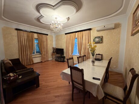 8 otaqlı həyət evi, 240 m², Biləcəri: 205 000 ₼ 2