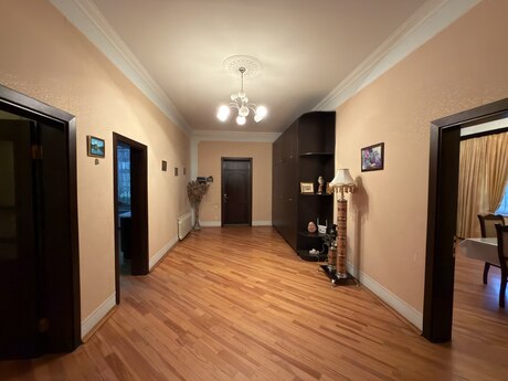 8 otaqlı həyət evi, 240 m², Biləcəri: 205 000 ₼ 4
