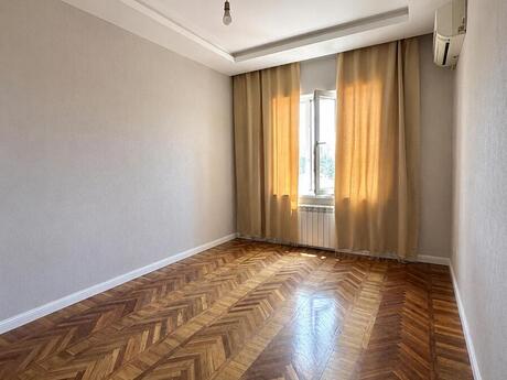 4 otaqlı mənzil, 80 m², Bakıxanov: 220 000 ₼ 4