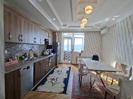 Kirayə 3 otaqlı mənzil, 150 m², İnşaatçılar: 800 ₼/ay 2