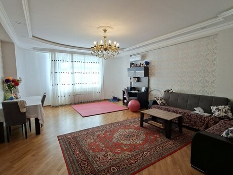 Kirayə 3 otaqlı mənzil, 150 m², İnşaatçılar: 800 ₼/ay 4