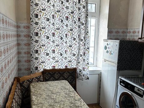 Elan №6477489 - Bakı, Elmlər Akademiyası m., 2 otaqlı, 50 m², 4/5 mərtəbə