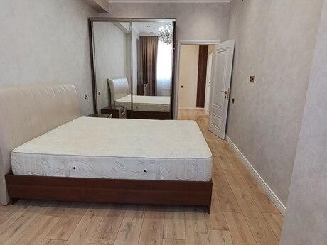 2 otaqlı mənzil, 85 m², İnşaatçılar: 220 000 ₼ 4