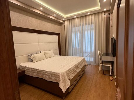 5-room apartment for rent, 240 m², Buzovna: 4 000 ₼/mo 2