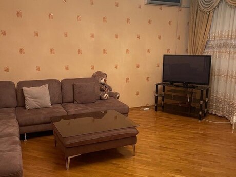 Аренда: 2-комнатная квартира, 98 м², Memar Əcəmi: 800 ₼/мес 4