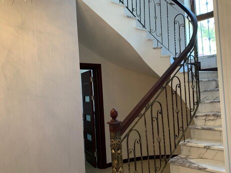 8 otaqlı həyət evi, 400 m², Novxanı: 375 000 ₼ 5