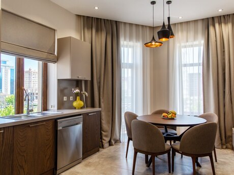 Аренда: 3-комнатная квартира, 165 м², 28 May: 2 300 ₼/мес 3