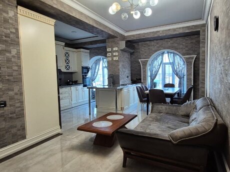 4 otaqlı mənzil, 290 m², İnşaatçılar: 598 000 ₼ 4