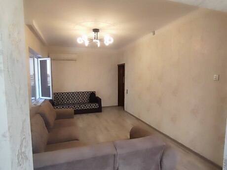 Продаётся 2-комнатная квартира в старом фонде, Neftçilər, 70 м², 176 000 AZN, фото 2 / 12