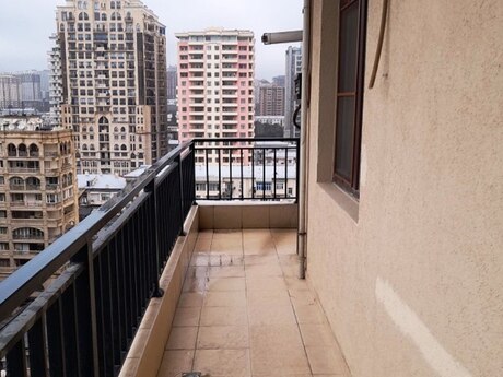 Аренда: 3-комнатная квартира, 175 м², 28 May: 2 200 ₼/мес 3