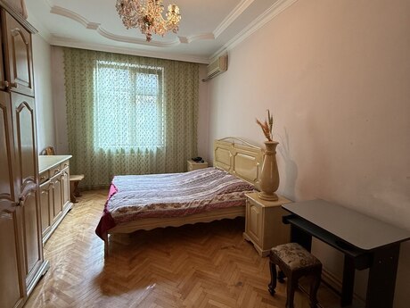 Nərimanovda 4 otaqlı köhnə tikili mənzil satılır, 110 m², 320 000 AZN, şəkil 4 / 8