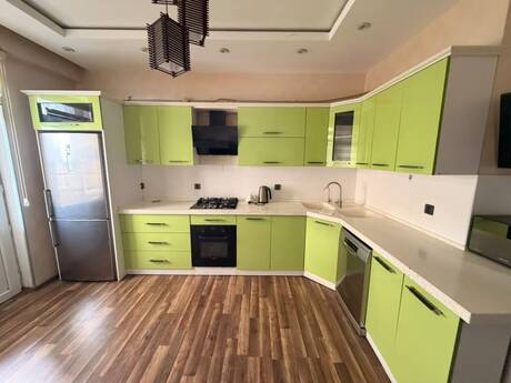 3-room apartment for rent, 145 m², 8-ci kilometr: 900 ₼/mo 4