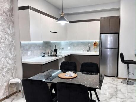 Ağ şəhərdə 2 otaqlı yeni tikili mənzil kirayə verilir, 70 m², 1 650 AZN/ay, şəkil 2 / 5