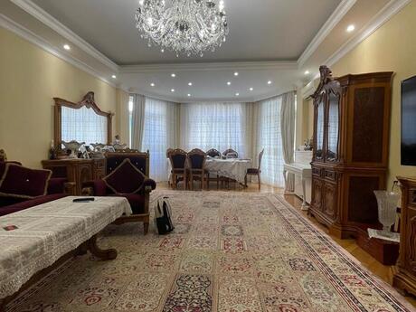 4 otaqlı mənzil, 180 m², 28 May: 550 000 ₼ 2