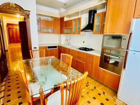 3-room apartment for rent, 155 m², Nəriman Nərimanov: 1 200 ₼/mo 5