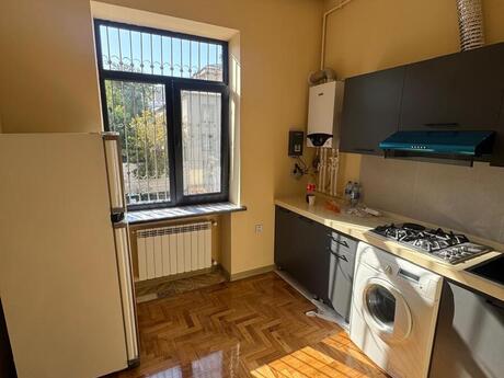 Elan №6478712 - Bakı, Elmlər Akademiyası m., 2 otaqlı, 60 m², 2/4 mərtəbə
