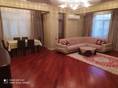 Kirayə 3 otaqlı mənzil, 140 m², Nizami: 1 200 ₼/ay 2