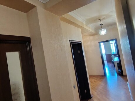 İnşaatçılarda 3 otaqlı yeni tikili mənzil kirayə verilir, 110 m², 900 AZN/ay, şəkil 3 / 8