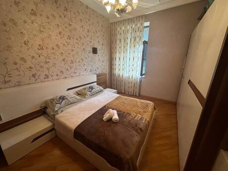 3-room apartment for rent, 70 m², İçəri Şəhər: 1 000 ₼/mo 4