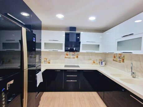 2-room apartment for rent, 90 m², Səbail: 2 000 ₼/mo 4