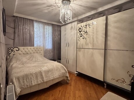 3-room apartment, 80 m², 8 Noyabr: 250 000 ₼ 5