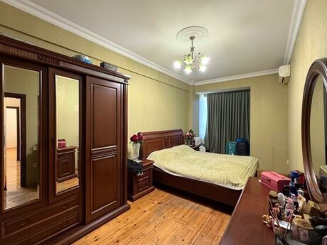 2-комнатная квартира, 86 м², 8 Noyabr: 254 800 ₼ 5