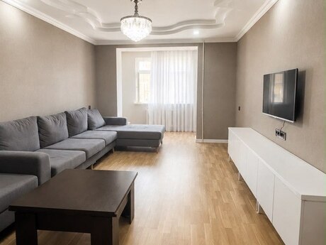 Объявление №6479120 - Баку, м. Халглар Достлугу, 3-комн., 85 м², 1/5 этаж
