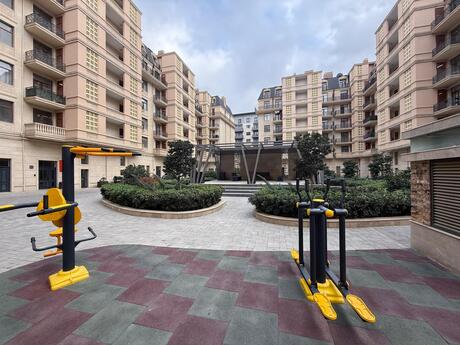 4 rooms · 213 m² · floor 6/7, Ağ şəhər