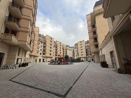 4-комнатная квартира, 213 м², Ağ şəhər: 870 000 ₼ 2