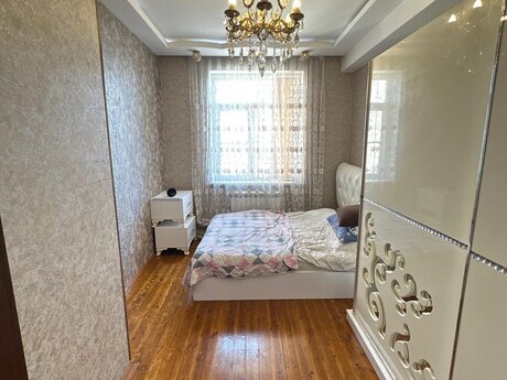 2-комнатная квартира, 76 м², İnşaatçılar: 600 ₼ 3