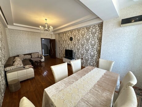 2-комнатная квартира, 76 м², İnşaatçılar: 600 ₼ 2