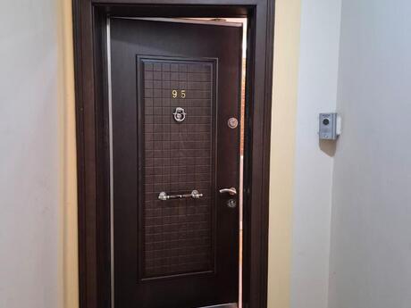3-room apartment for rent, 170 m², 8 Noyabr: 1 600 ₼/mo 4