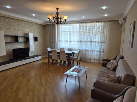3-room apartment for rent, 170 m², 8 Noyabr: 1 600 ₼/mo 2